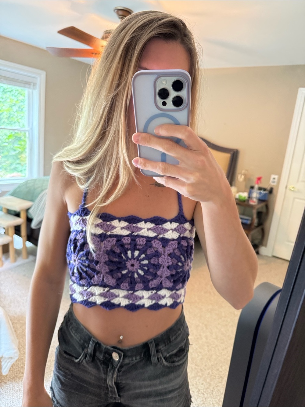 Handmade Crochet Purple Flower Top Size sm/med 💜🪻